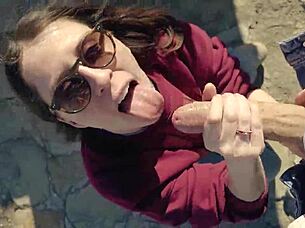 amateur babe craves outdoor stranger deepthroat