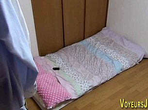 Spy cam catches petite asian babe's hardcore outdoor fuck?