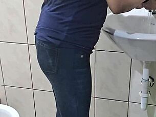 fresh immigrant whore takes cash hotel sex deepthroat ride