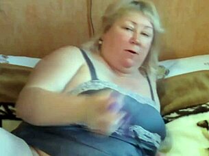 yulia's plump ass shakes during deep dildo pounding