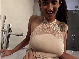 Slap Darcia Lee's boobs in interactive bathtub sex game!