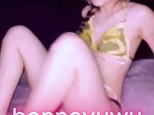 Bonneyuwu dances sexy cosplay leia star wars hot