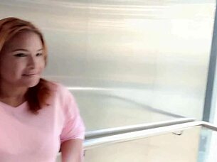 Huge mature ass shaken in doggystyle creampie tour!