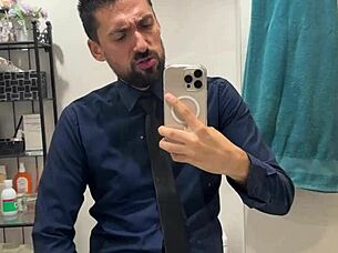 😍 hung daddy jerks massive cock and explodes cum like beast 💦