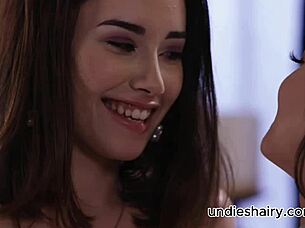 Sexy Petite Lesbians Aria Lee Alex De La Flor Scissor Cum Intense!