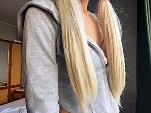 quick cumshot in tight panties