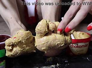 peanut butter jelly foot fetish with my toes 😋👣