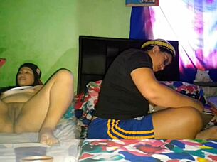 curvy ebony shakes huge ass solo