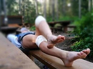 Outdoor toes tease in amateur foot fetish jerk off session