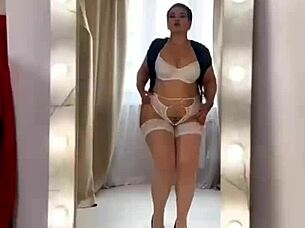 hey, wanna pound this big-ass milf's hole?