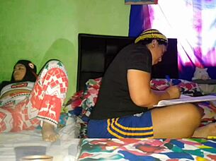 curvy ebony shakes huge ass solo