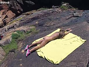 Travel NUDE with Sasha Bikeyeva's PERFECT ASS on Beach!