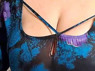 i can't stop touching my big pussy lips in these tight shorts