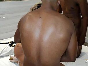 Loira Gostosa Takes Facial Jato From Alex Lima And Negro Friends