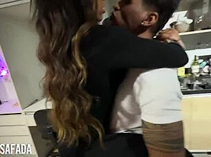 safadinho knows how to make married women squirt hard