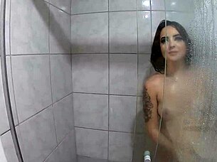 duda pimentinha's steamy shower bath with hot latina friend 💦🛁