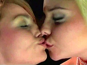wet pussy licking orgasmic lesbian cunilingus show