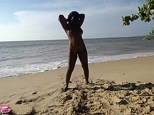 SLUTTY EBONY ELVIE GETS HORNY BEACH FUCKING OUTDOORS!
