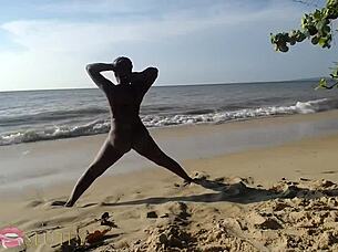 SLUTTY EBONY ELVIE GETS HORNY BEACH FUCKING OUTDOORS!