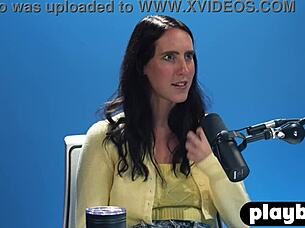 beautiful milf cadence lux masturbates passionately!