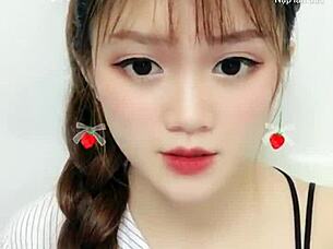 i'm that cute korean girl going live on webcam sexy vibes