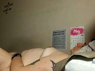 ready for chubby brunette webcam fuck?