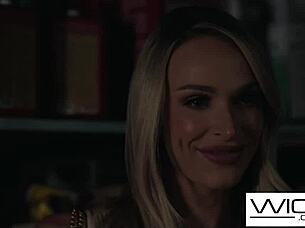 Voyeur Babe SPIES Couple FUCKING Joins Hot THREESOME Action