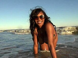 ebony fat ass dances naked on public beach 🍑🏖️