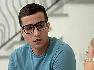 Chubby milf lolly dames begs stepson for family service pounding