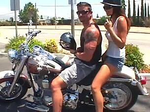 Milf Lexi Cummings craves monster cocks pounding her gaping holes!