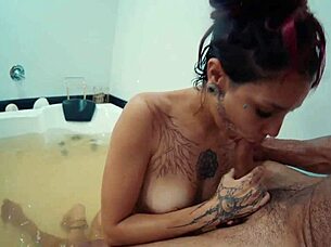 foda na banheira... ai que delicia com dreads safada gemendo alto uhh