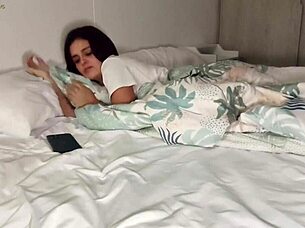 i fuck my wife's twin thinking she's her 😏