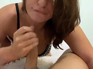 hey cute milf deepthroats cock and jerks it off closeup 😍🍆💦