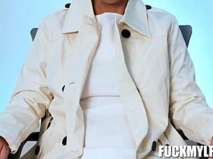 Laura Bentley Eric John Basic Milf-Stinct Parody Blowjob