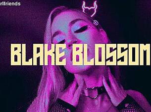 goth blake blossom begs to stretch shaved pussy wide?