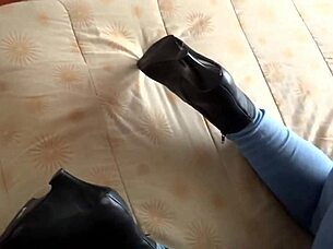 Jerking to her fat ass makes her wildly horny?