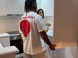 ¡Megan Fiore Reventada Por Dos Pollas Latinas En Acción Brutal!