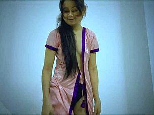 Punjabi auntie loses virginity to fat cock in hotel bed