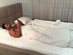 ¡Megan Fiore Reventada Por Dos Pollas Latinas En Acción Brutal!