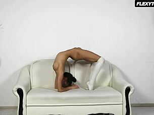 Gymnast semashenko stretches naked unseen 🏋️‍♀️😉