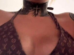 Gym Workout Leaves Her Wet Pussy Dripping Down Legs!