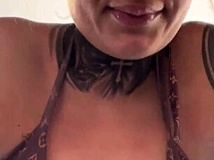 Gym Workout Leaves Her Wet Pussy Dripping Down Legs!