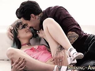 Kinky goth slut gets wild facial 😈💦