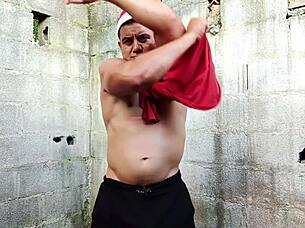 YURI GAÚCHO'S HUGE COCK SANTA PARODY BLASTS BRAZILIAN CUMLOAD