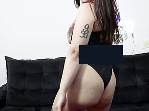 branquinha squirts fucking her tight pussy and ass