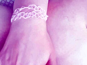 why's ginger paris using ring pop pleasure?