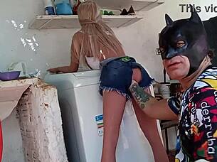 gostosa esposa traindo com sex toy outdoor