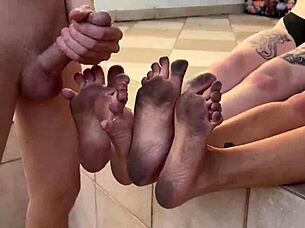 Wifey invites friend to tease cuck hubby 😏👠