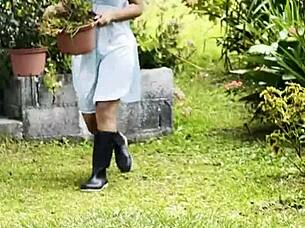 Shy latina maid Leyne Rodriguez fucks boss tight pussy creampie