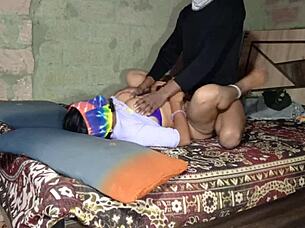 Desi Indian girl indulges in steamy sex video